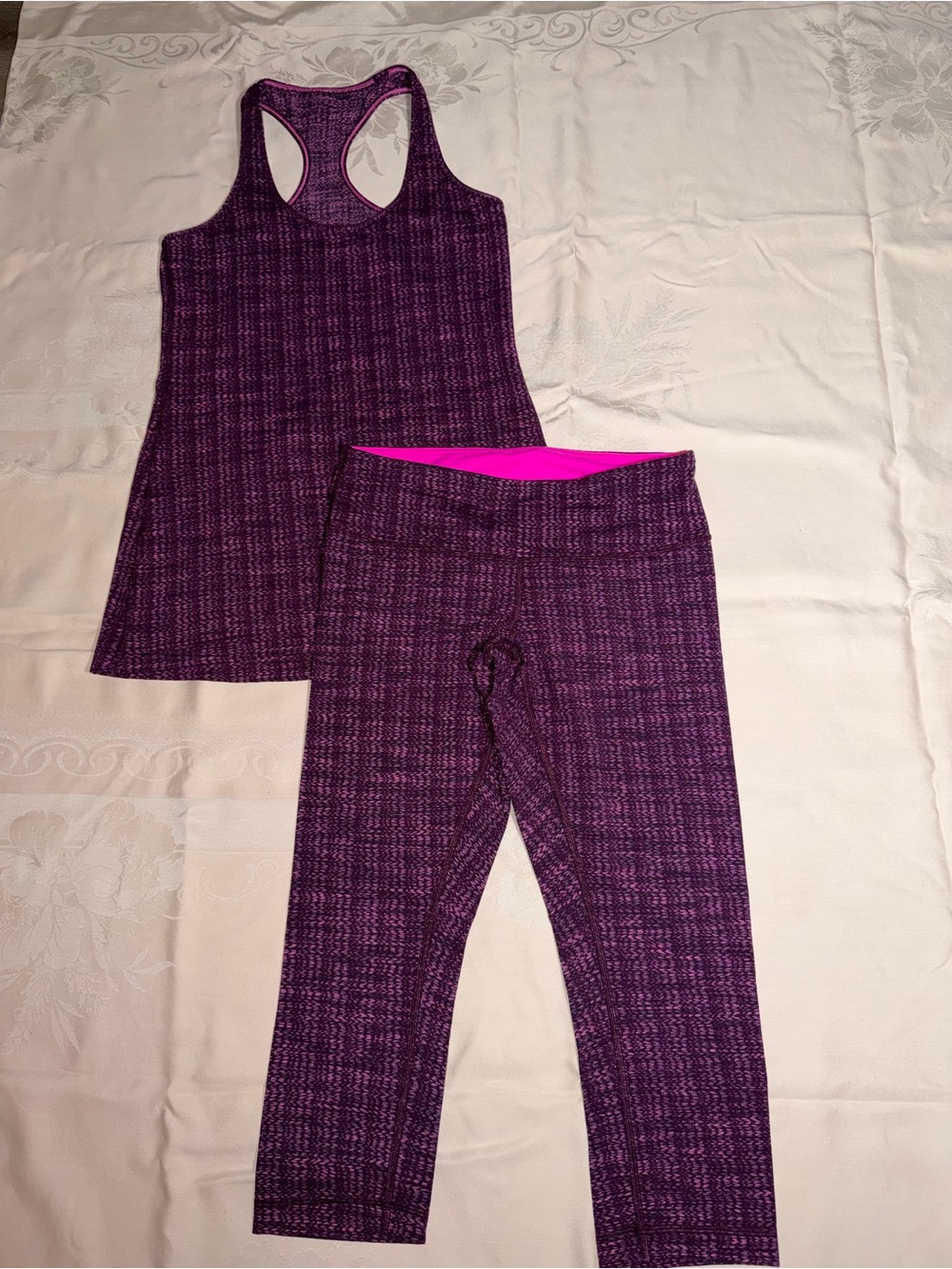 Lululemon capri set